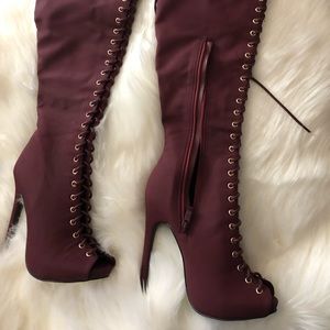 Thigh boots